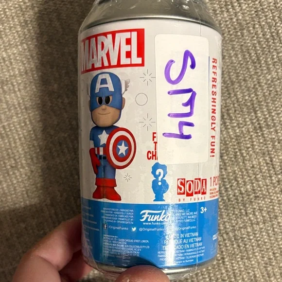 Funko Soda Captain America Figure with Red and Blue - Picture 4 of 6
